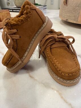 GAP Toddler Brown Sherpa-Lined Boots Size 6
